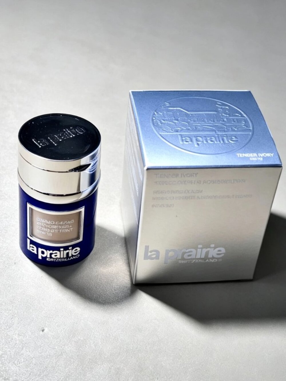 La Prairie Skin Caviar Concealer Foundation Mini 10ml NW-10 Tender Ivory Travel
